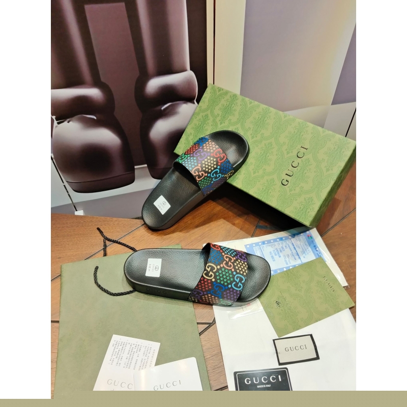 G*u*i slippers